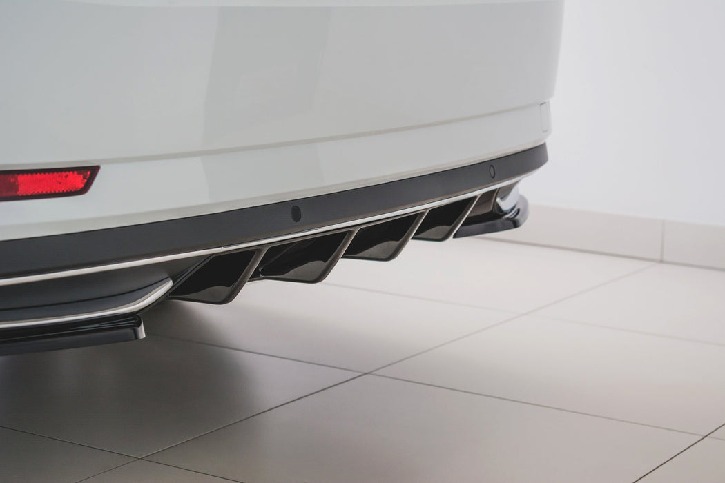 MAXTON DESIGN | Rear apron Skoda Superb Liftback / Combi Mk3 FL
